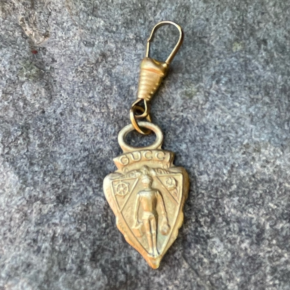 Vintage Gucci Gold Emblem Keychain Bag Charm - Picture 10 of 13